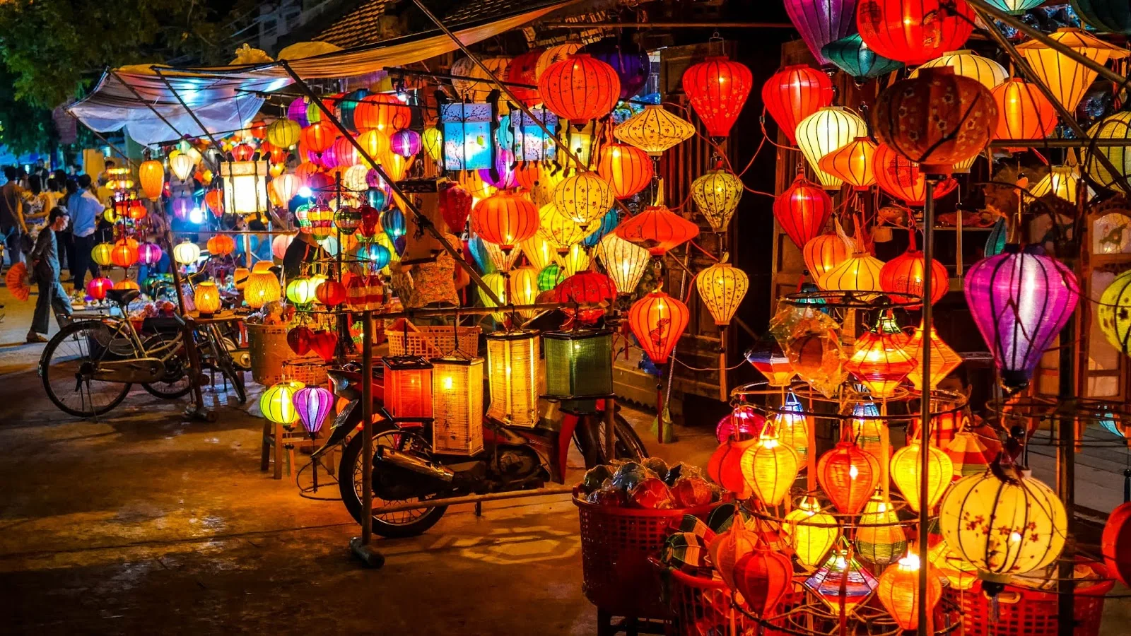 Colourful lanterns in Hoi An at night